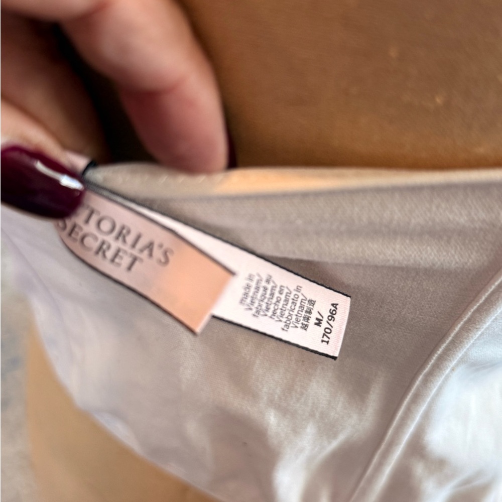 Victoria's Secret Satin Corset Lingerie in Cream - Picture 3 of 4